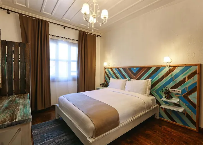 Trilye Bay C מלון